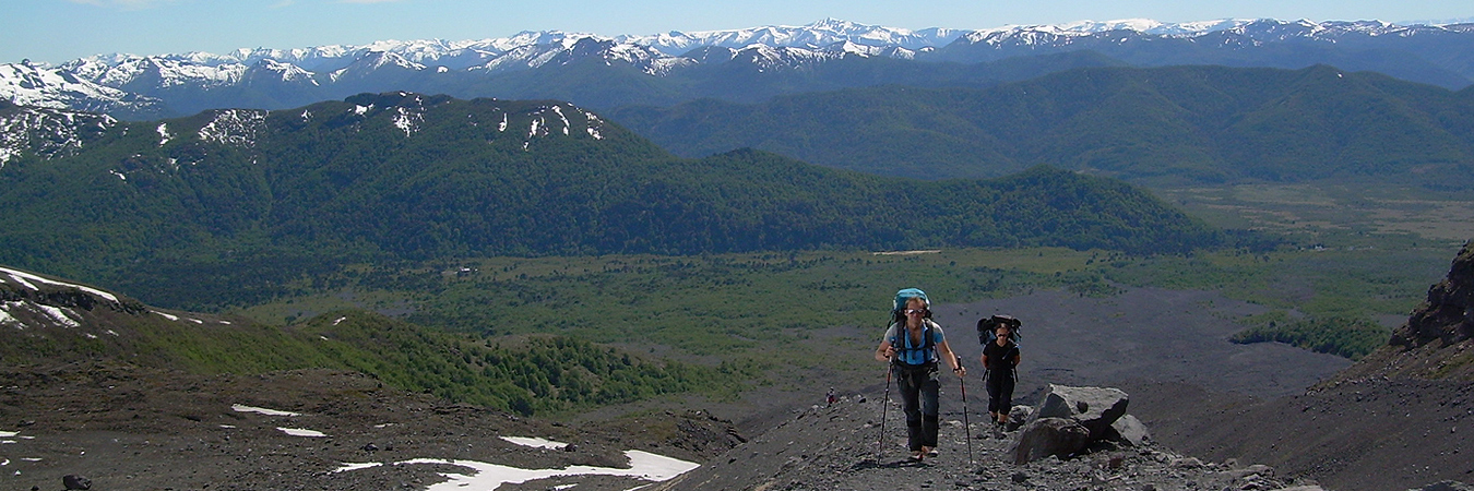 Volcán Lanín | Acampar Trek