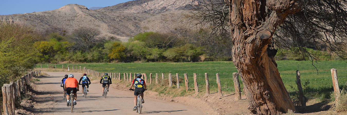 Vuelta  a los Valles Calchaquíes | Acampar Trek